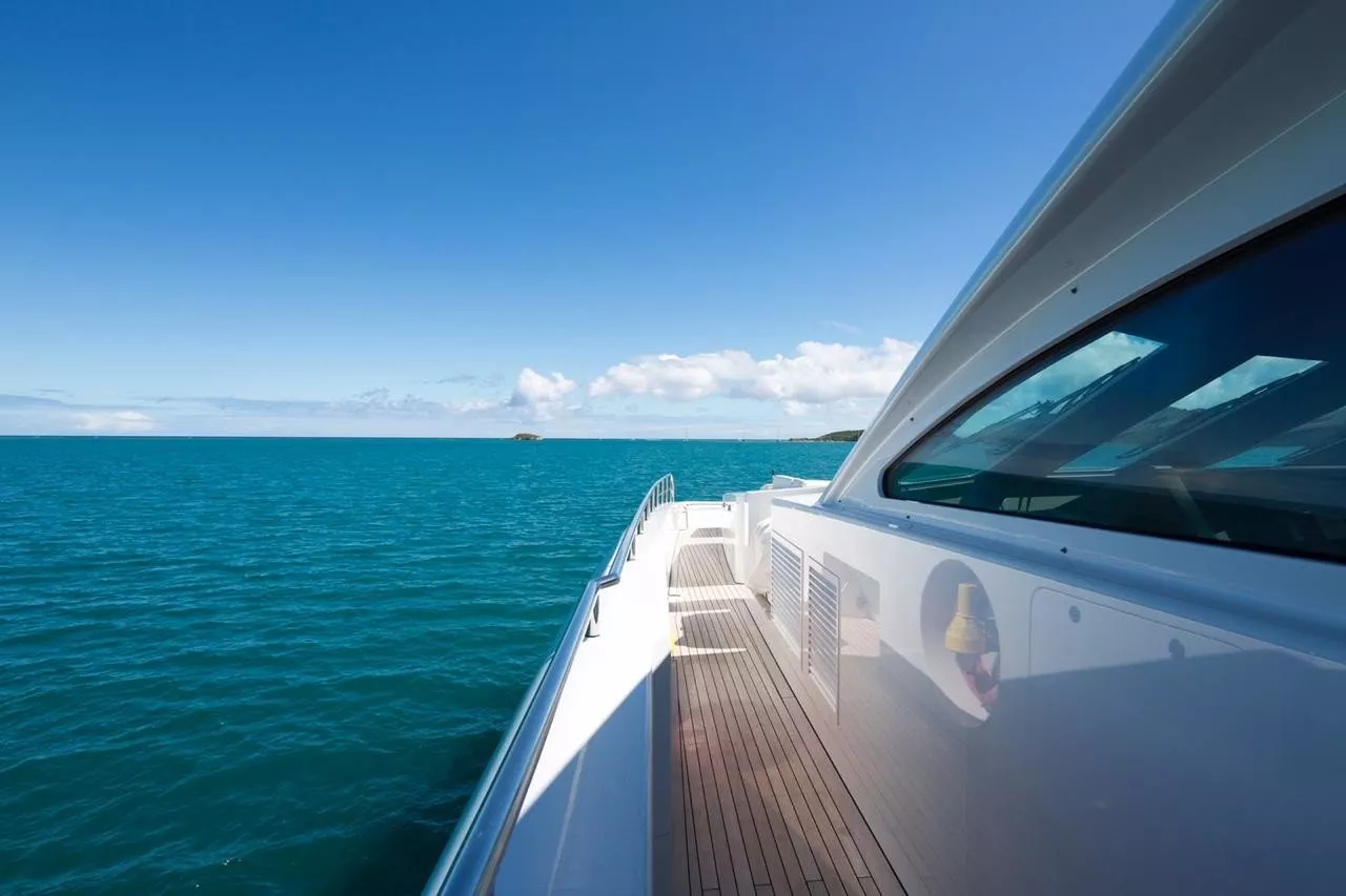 https://dev-api.arconyachts.com/storage/media/24961/conversions/647_2647678704-optimize.webp