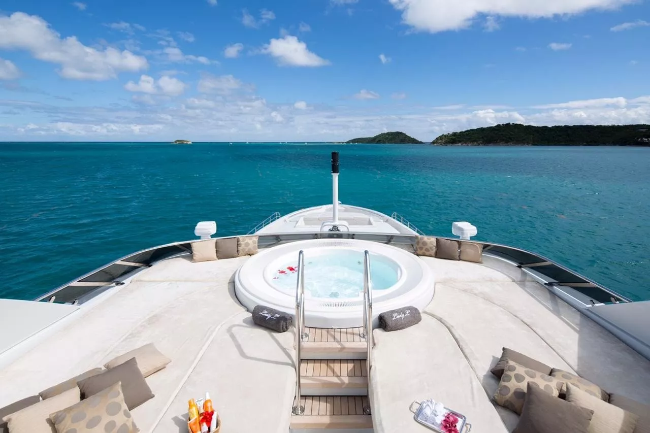 https://dev-api.arconyachts.com/storage/media/24962/conversions/647_2698698124-optimize.webp