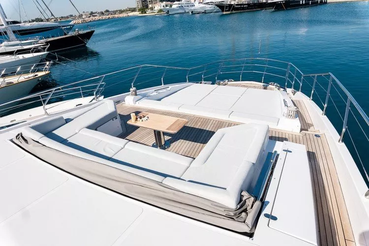 https://dev-api.arconyachts.com/storage/media/24980/conversions/646_0676499284-optimize.webp