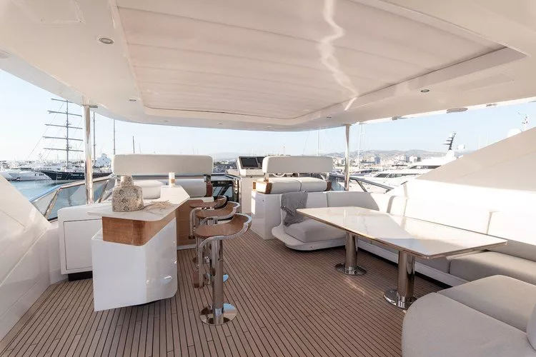 https://dev-api.arconyachts.com/storage/media/24984/conversions/646_9111306558-optimize.webp