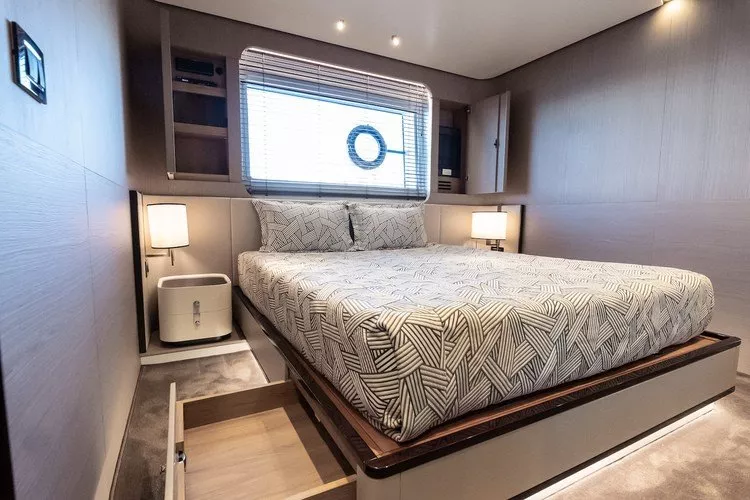 https://dev-api.arconyachts.com/storage/media/24991/conversions/646_0951647709-optimize.webp