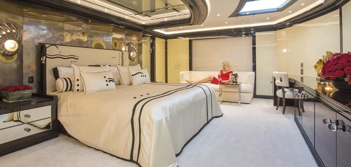 https://dev-api.arconyachts.com/storage/media/25020/conversions/514_9641469090-optimize.webp