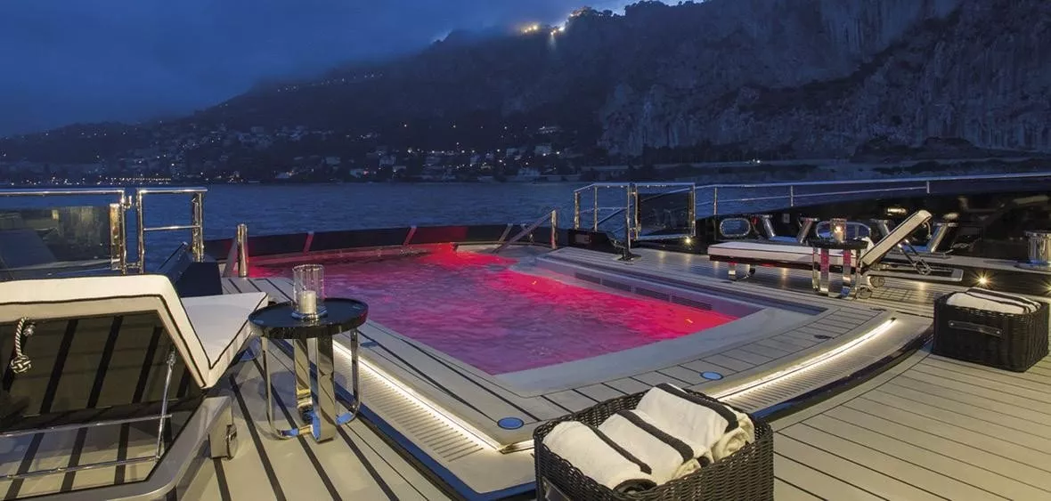 https://dev-api.arconyachts.com/storage/media/25022/conversions/514_3837490229-optimize.webp