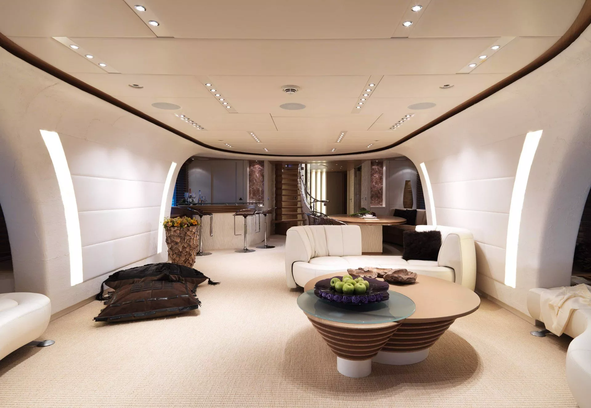 https://dev-api.arconyachts.com/storage/media/25117/conversions/633_4102581940-optimize.webp