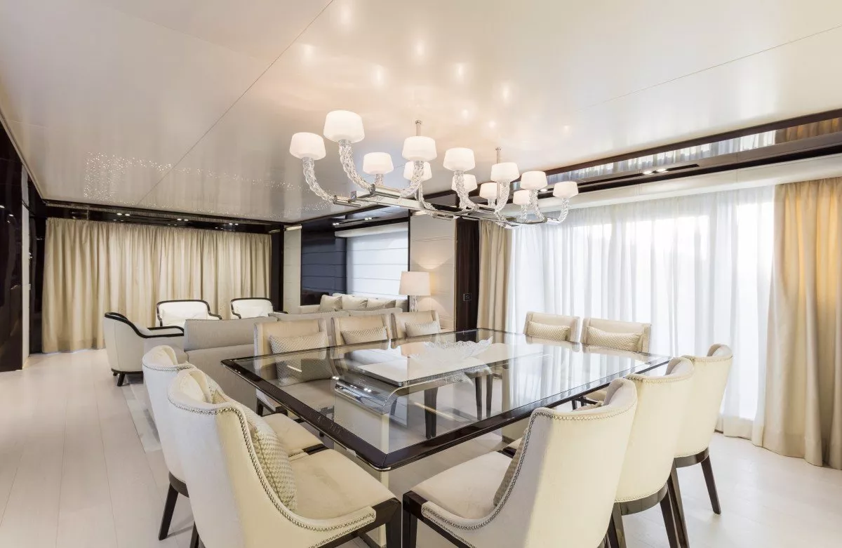 https://dev-api.arconyachts.com/storage/media/25251/conversions/157_4116322536-optimize.webp
