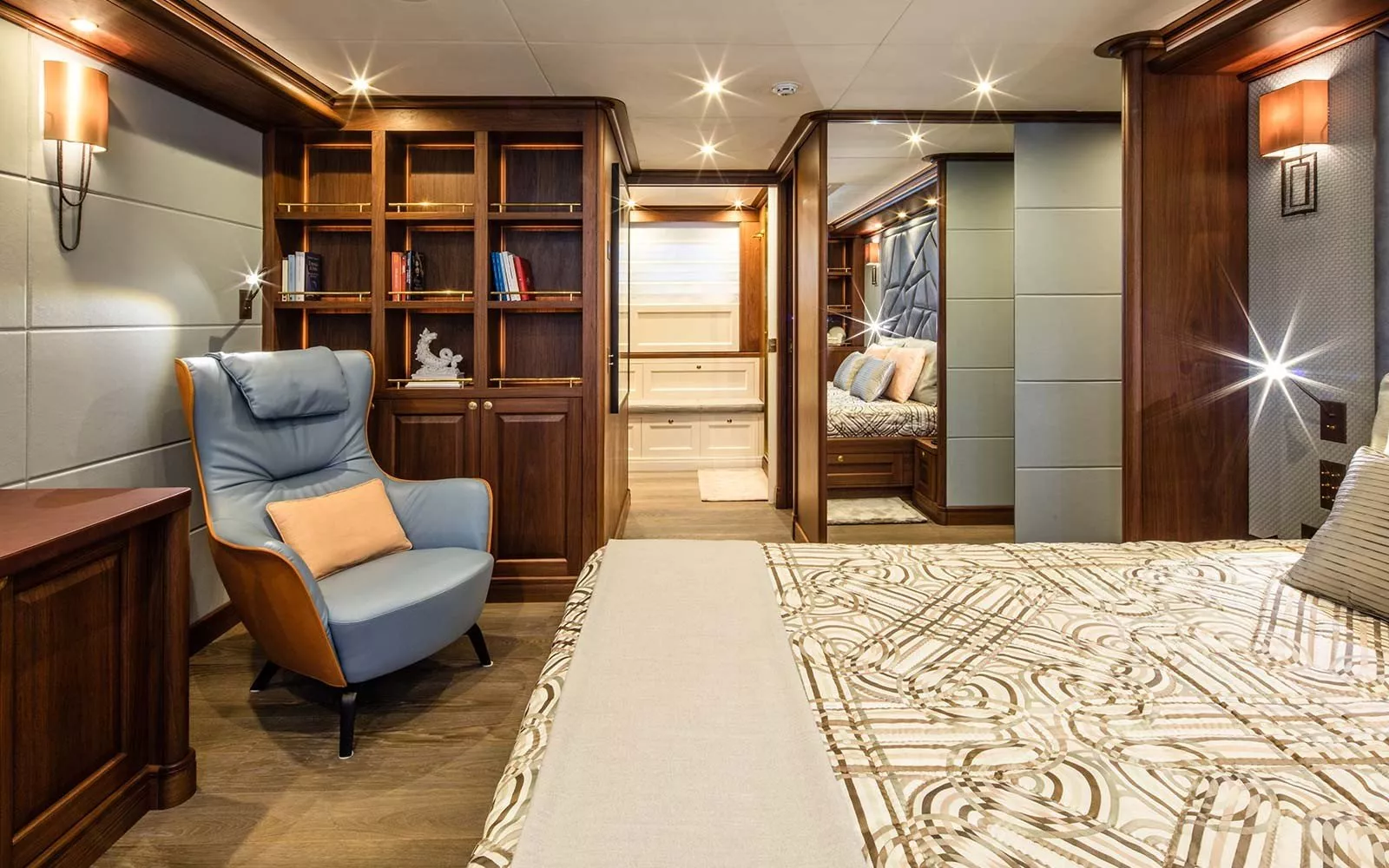 https://dev-api.arconyachts.com/storage/media/25262/conversions/450_3191816744-optimize.webp
