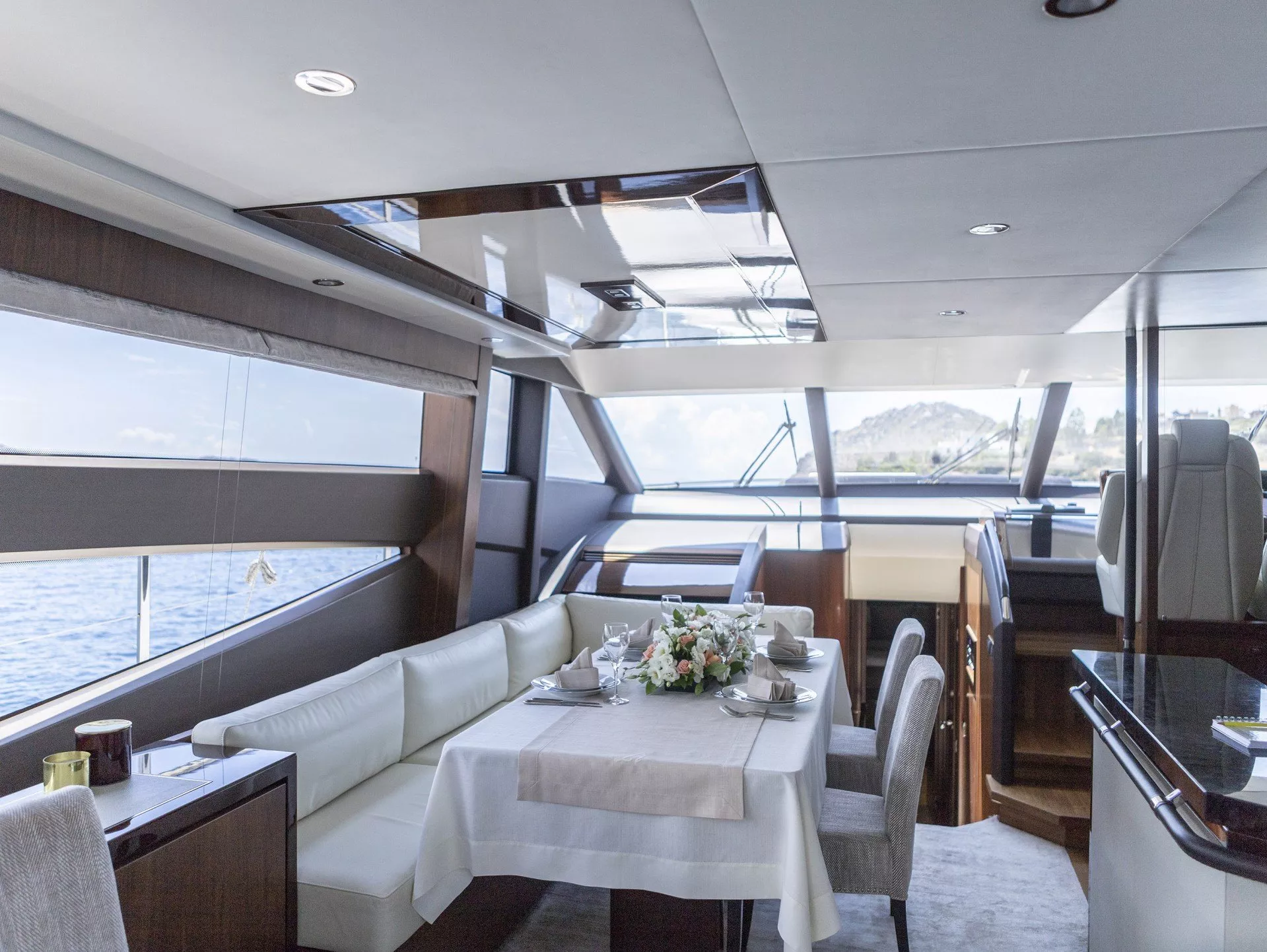 https://dev-api.arconyachts.com/storage/media/25348/conversions/623_7010596115-optimize.webp