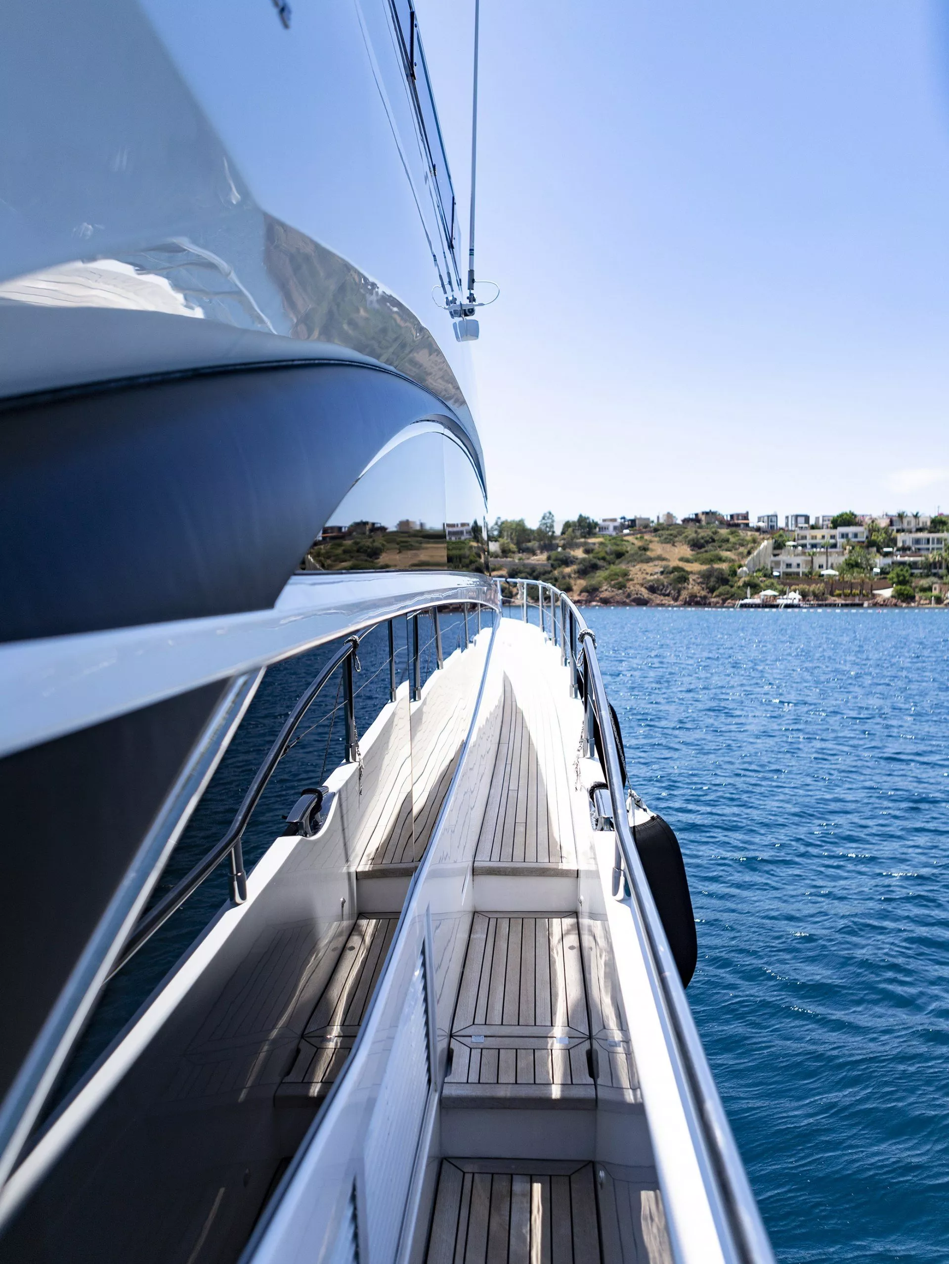 https://dev-api.arconyachts.com/storage/media/25349/conversions/623_4942703299-optimize.webp