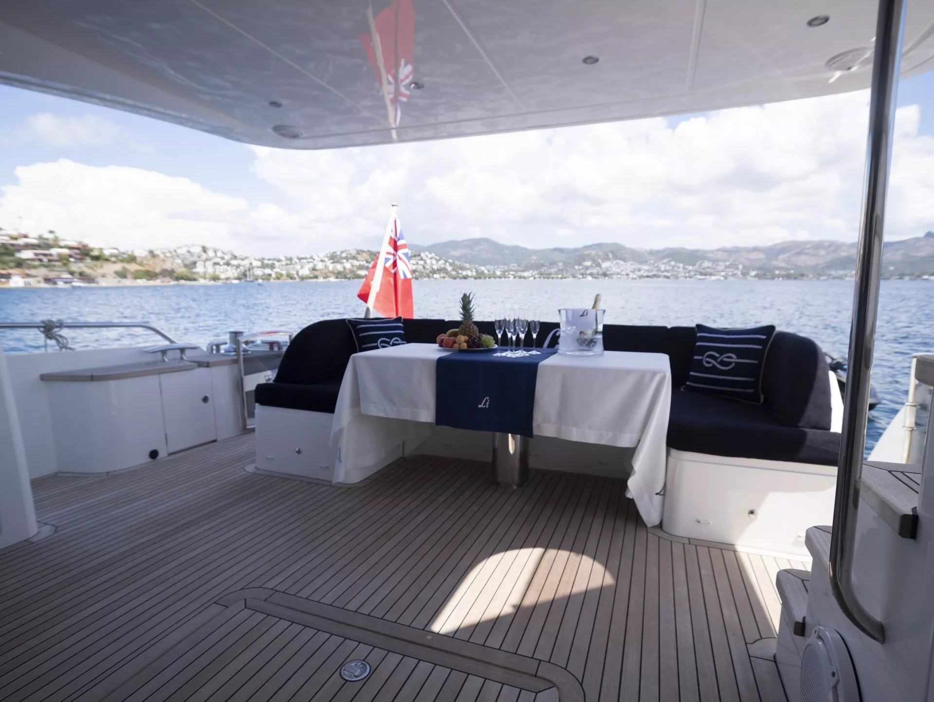 https://dev-api.arconyachts.com/storage/media/25360/conversions/623_9850579588-optimize.webp