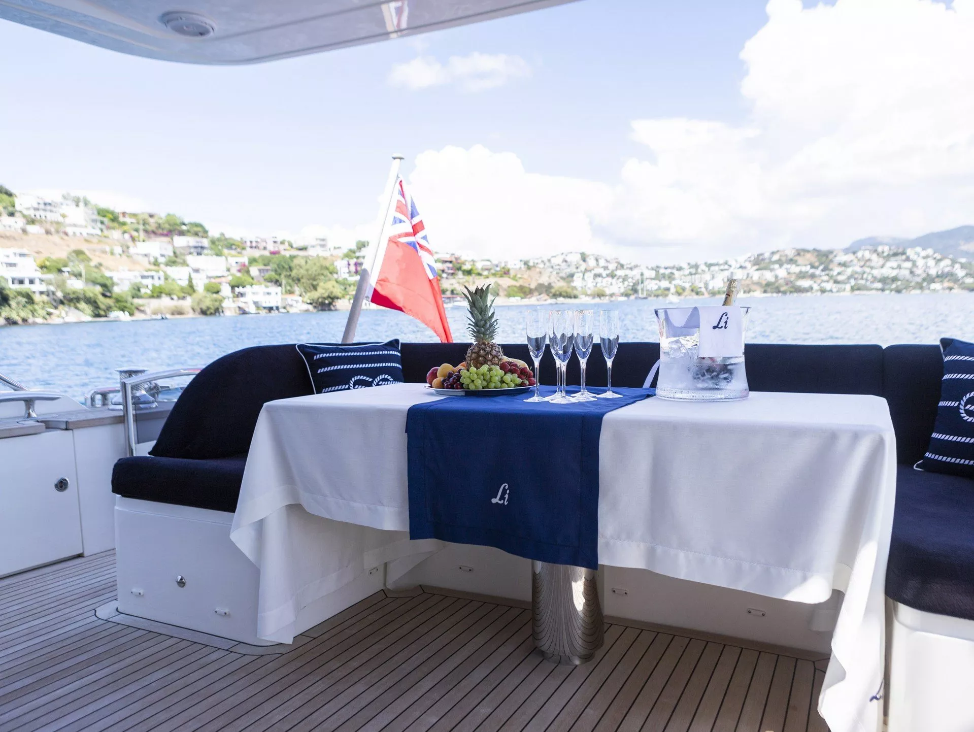 https://dev-api.arconyachts.com/storage/media/25365/conversions/623_4070260122-optimize.webp