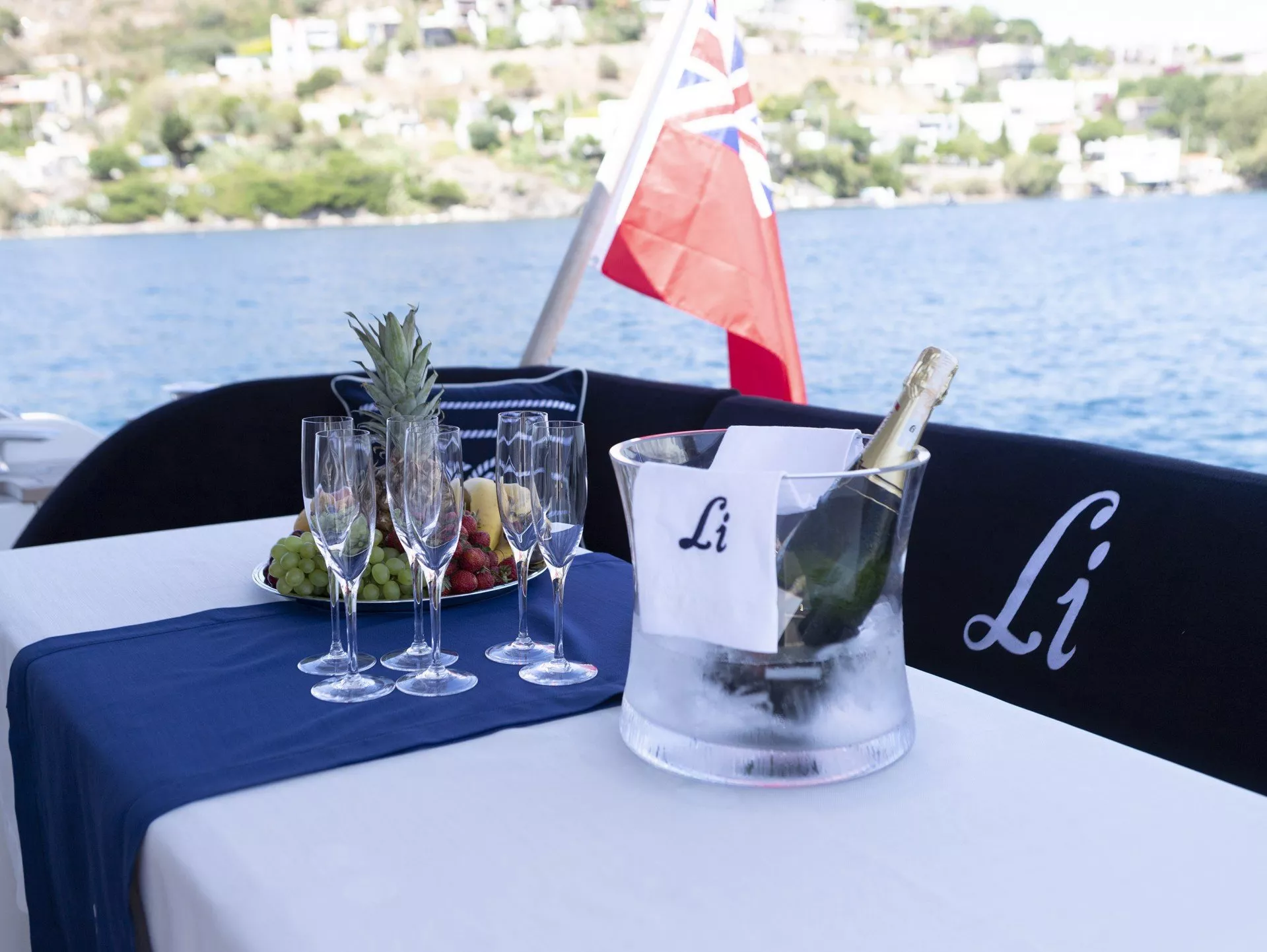https://dev-api.arconyachts.com/storage/media/25366/conversions/623_9663127856-optimize.webp