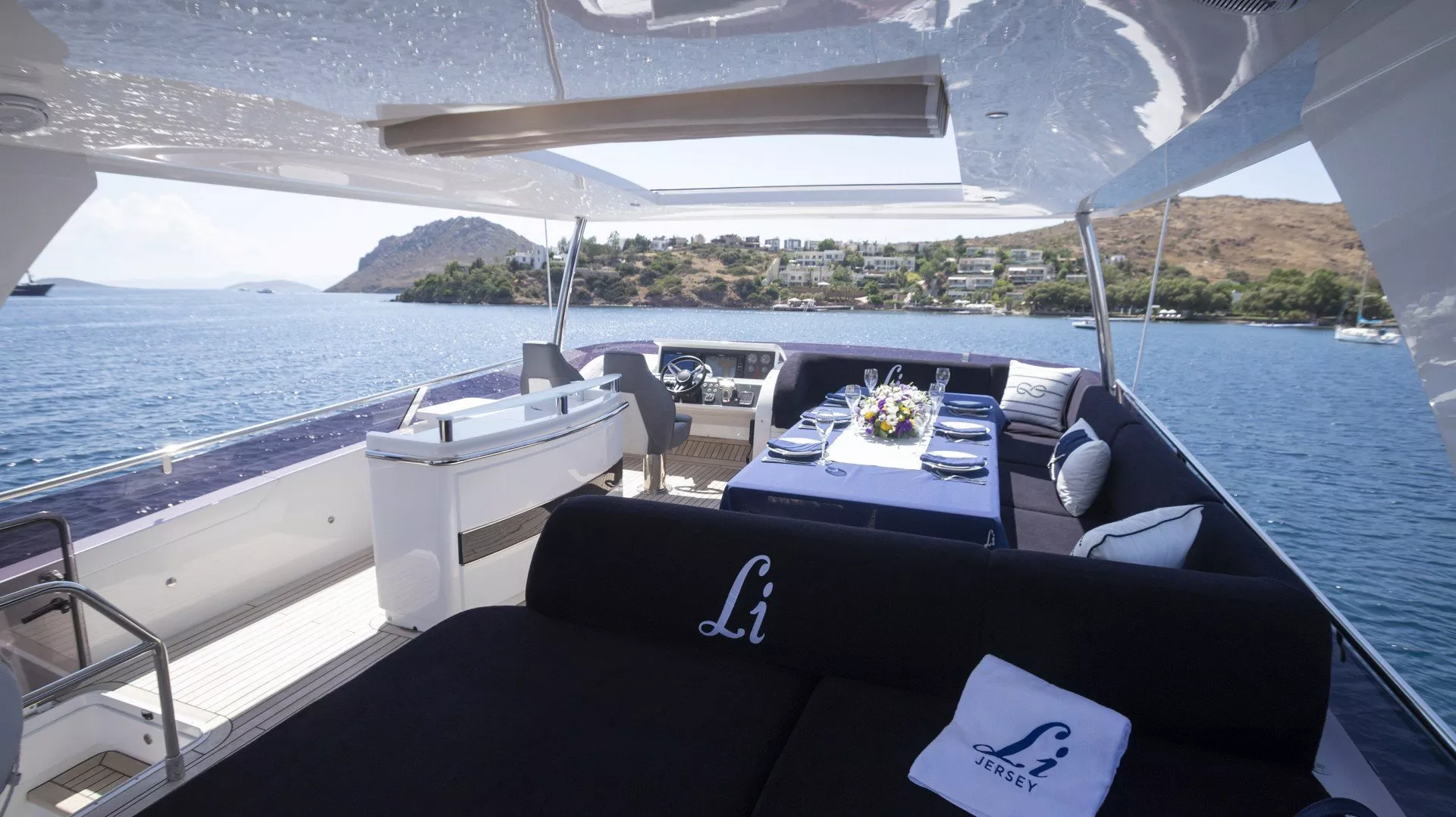 https://dev-api.arconyachts.com/storage/media/25391/conversions/623_0065803408-optimize.webp