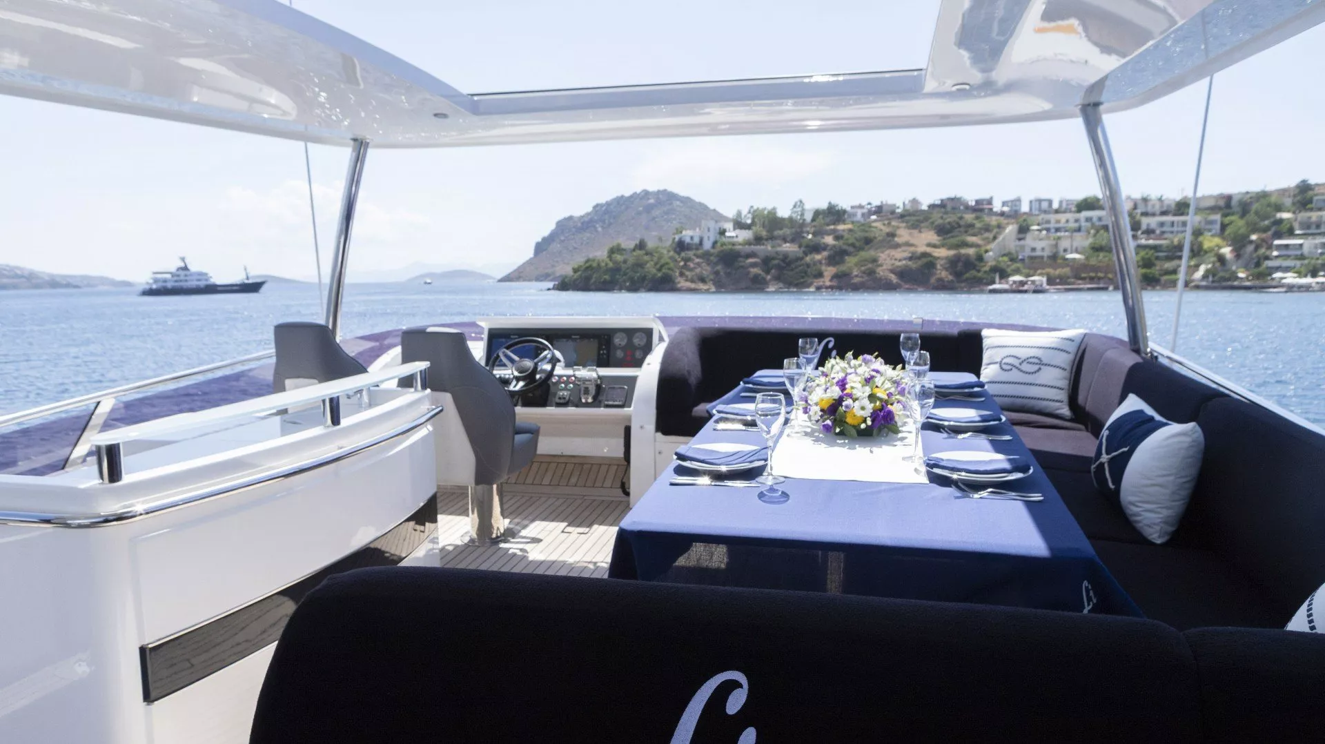 https://dev-api.arconyachts.com/storage/media/25395/conversions/623_2410785359-optimize.webp