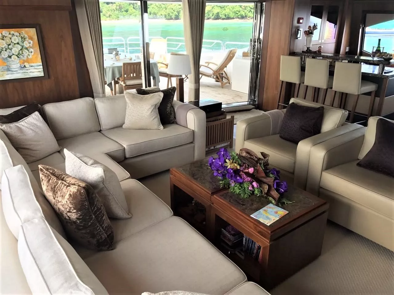 https://dev-api.arconyachts.com/storage/media/25421/conversions/620_0948130227-optimize.webp