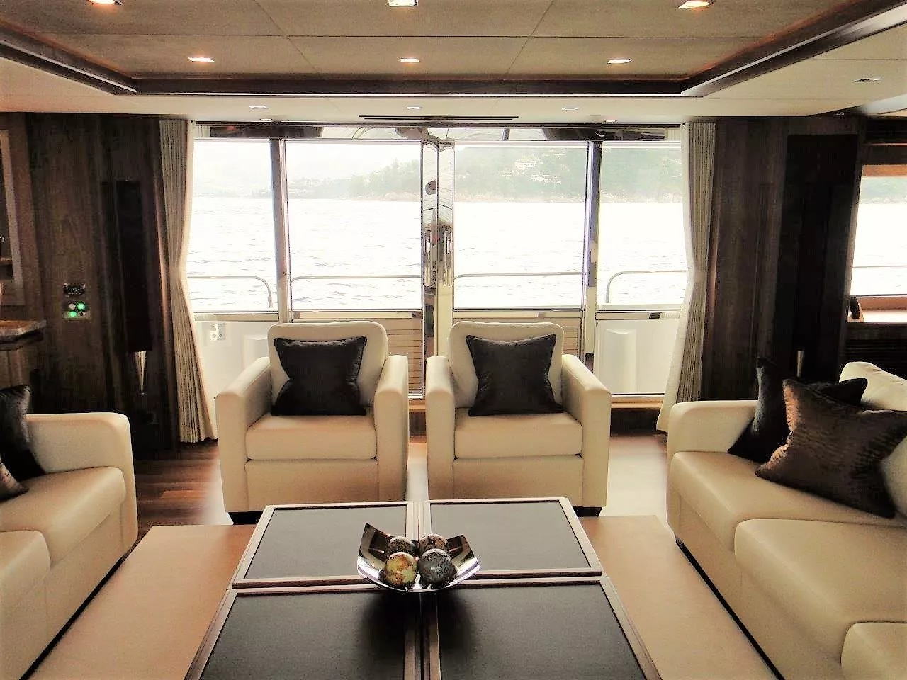 https://dev-api.arconyachts.com/storage/media/25425/conversions/620_5158810618-optimize.webp