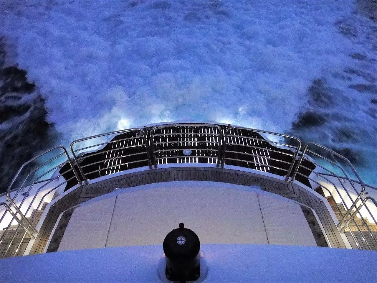 https://dev-api.arconyachts.com/storage/media/25432/conversions/620_6614497363-optimize.webp