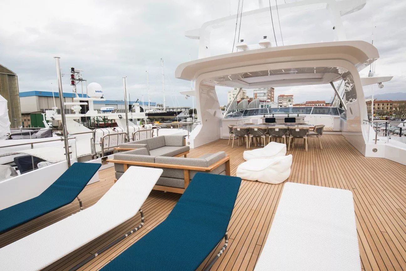 https://dev-api.arconyachts.com/storage/media/25468/conversions/597_4929989362-optimize.webp
