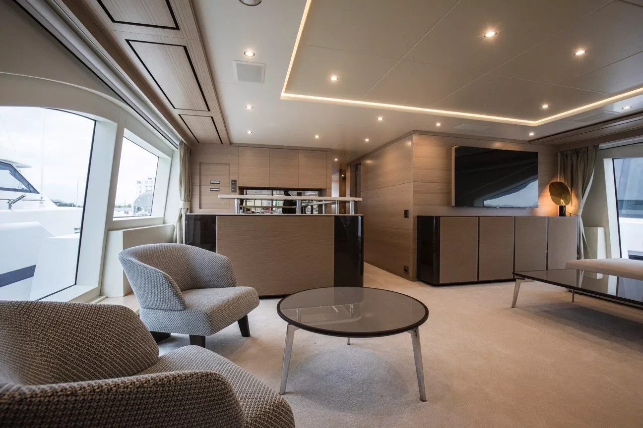 https://dev-api.arconyachts.com/storage/media/25476/conversions/597_6950831000-optimize.webp