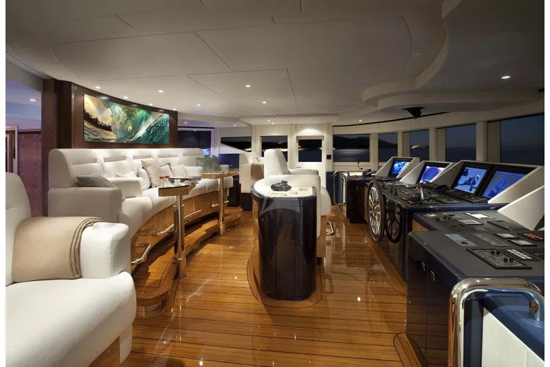 https://dev-api.arconyachts.com/storage/media/25483/conversions/618_9997156500-optimize.webp