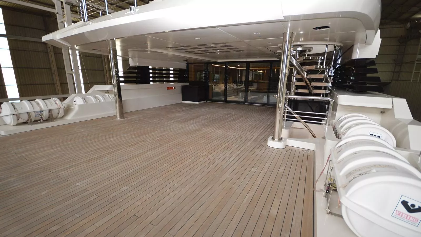 https://dev-api.arconyachts.com/storage/media/25539/conversions/616_6359917320-optimize.webp