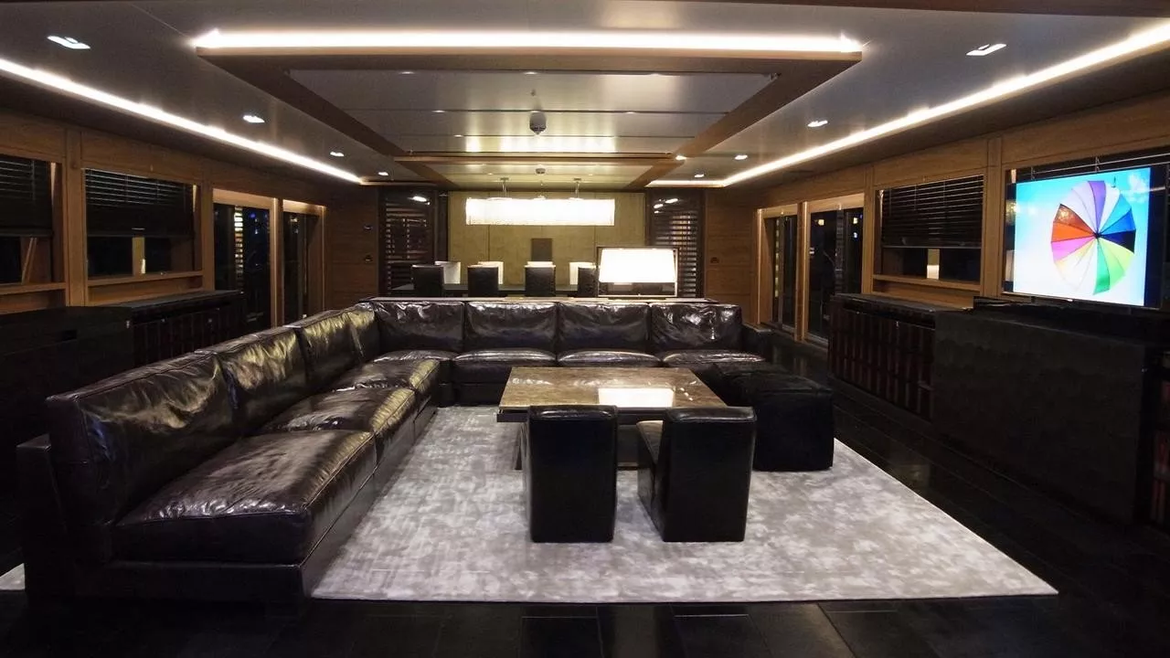 https://dev-api.arconyachts.com/storage/media/25545/conversions/616_9690952661-optimize.webp