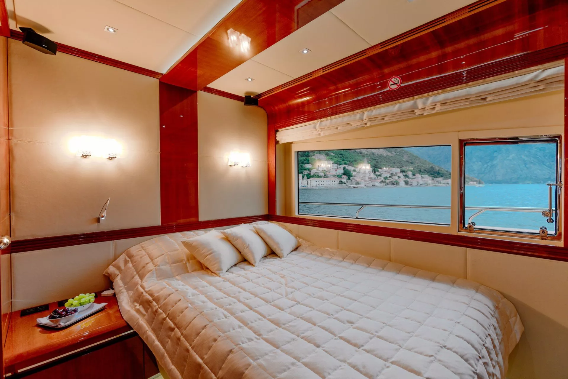 https://dev-api.arconyachts.com/storage/media/25565/conversions/615_9324490543-optimize.webp