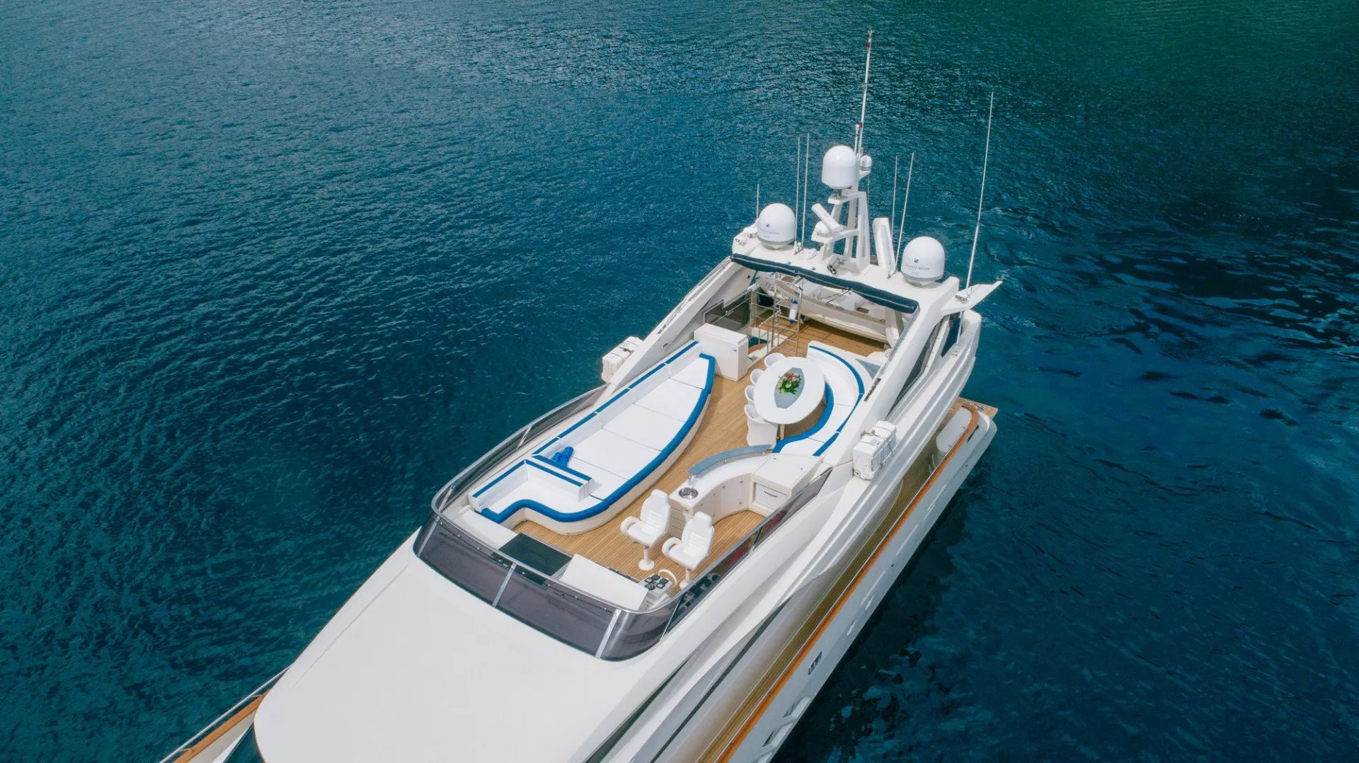 https://dev-api.arconyachts.com/storage/media/25574/conversions/615_0046822412-optimize.webp