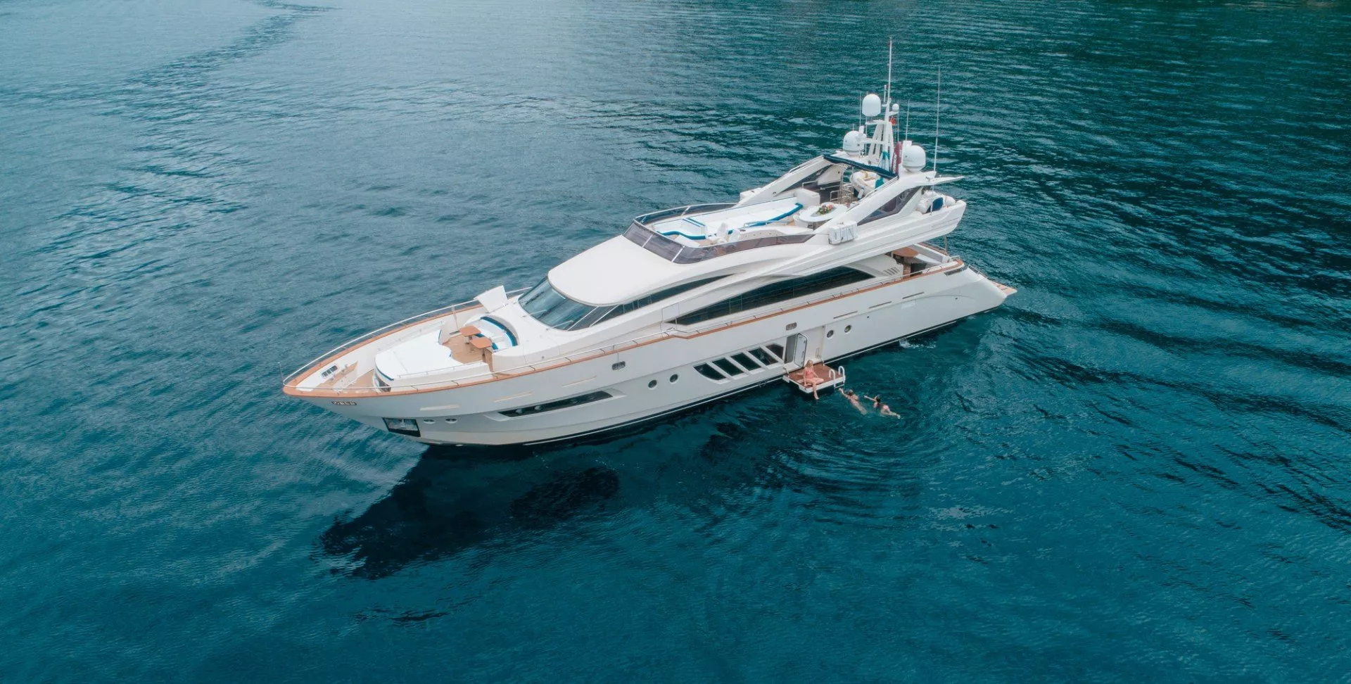 https://dev-api.arconyachts.com/storage/media/25576/conversions/615_3510918163-optimize.webp