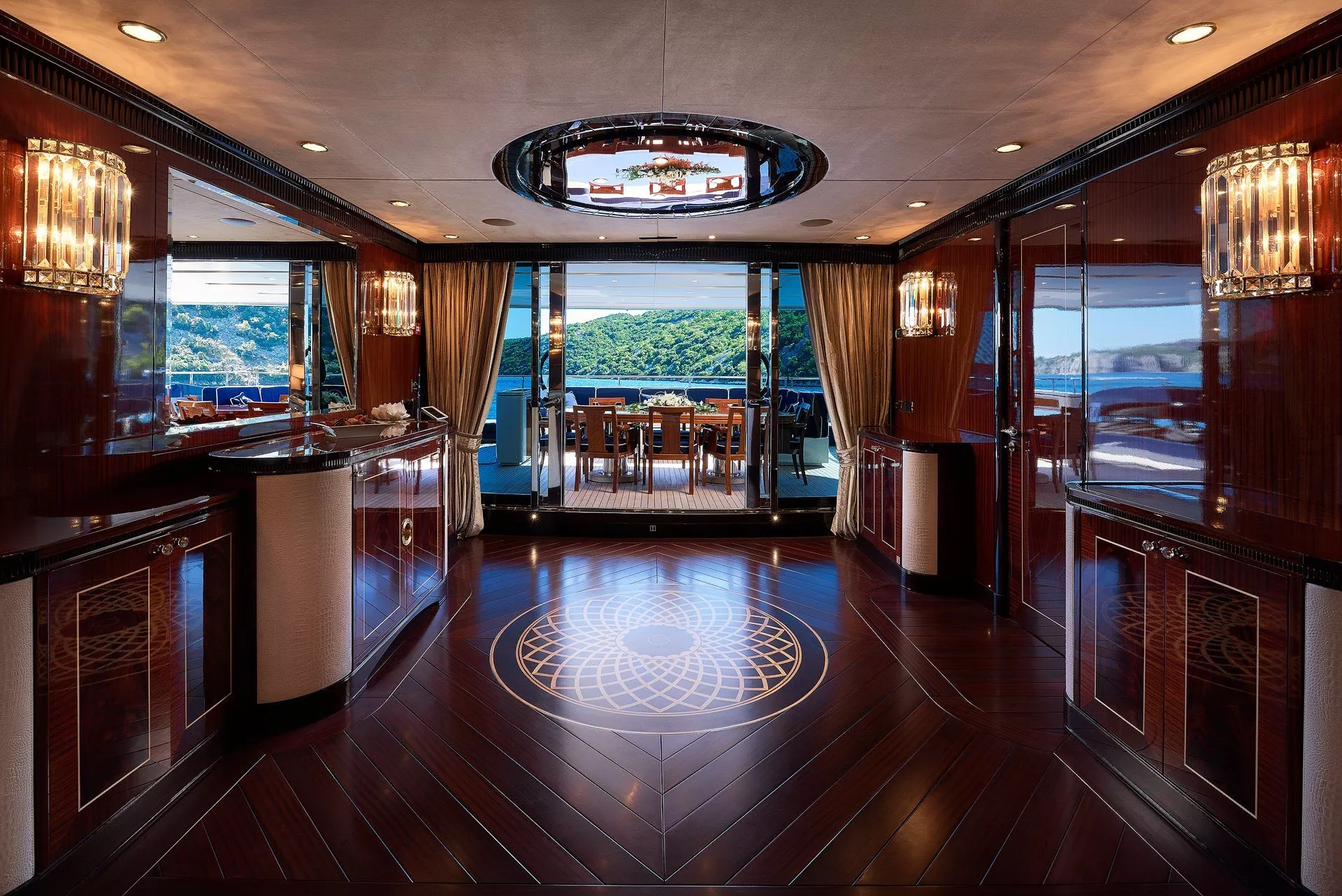 https://dev-api.arconyachts.com/storage/media/25583/conversions/614_8566832632-optimize.webp