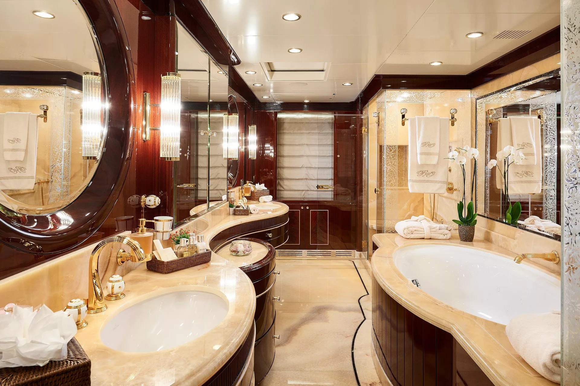 https://dev-api.arconyachts.com/storage/media/25587/conversions/614_5376088597-optimize.webp
