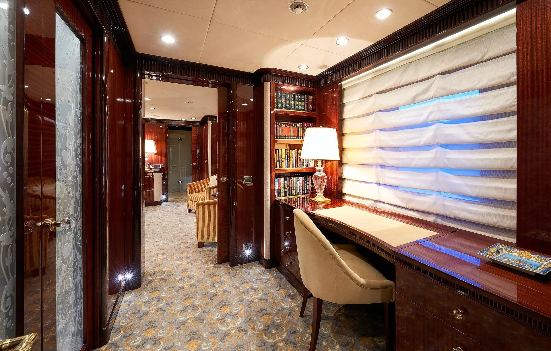 https://dev-api.arconyachts.com/storage/media/25590/conversions/614_0234472888-optimize.webp