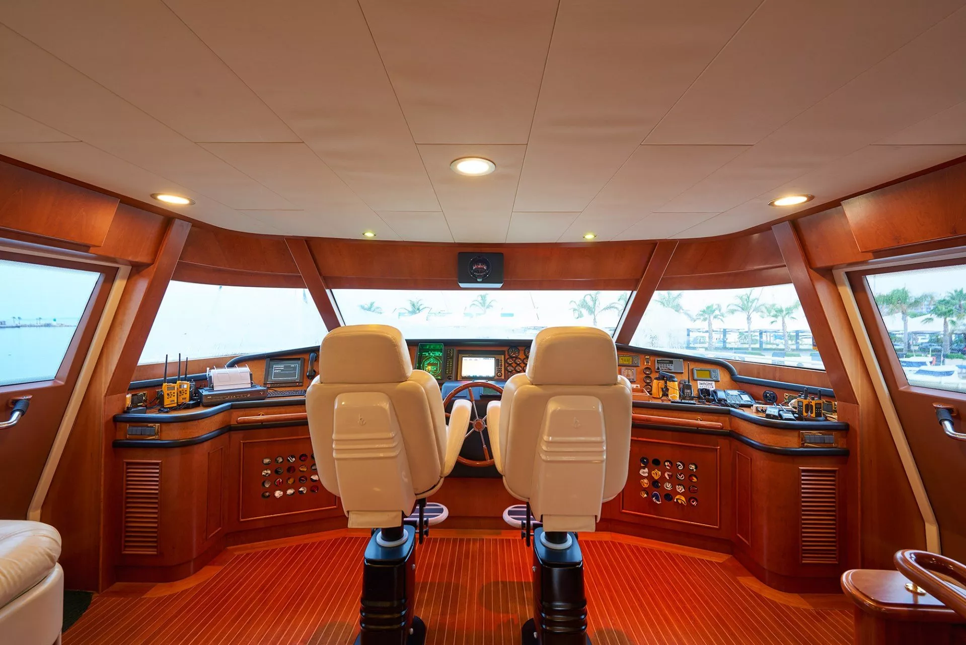 https://dev-api.arconyachts.com/storage/media/25618/conversions/612_3850881696-optimize.webp