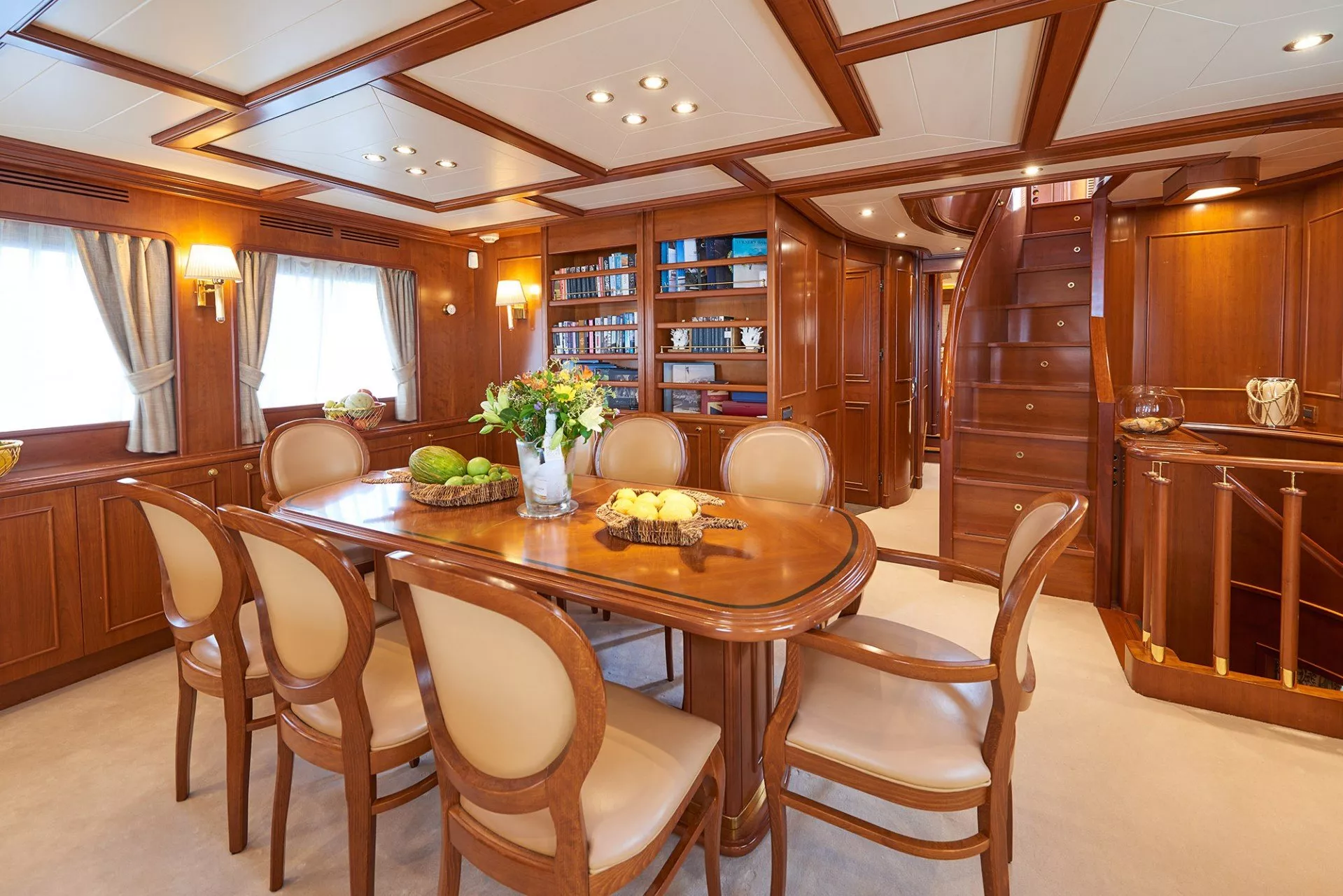 https://dev-api.arconyachts.com/storage/media/25621/conversions/612_7743362580-optimize.webp