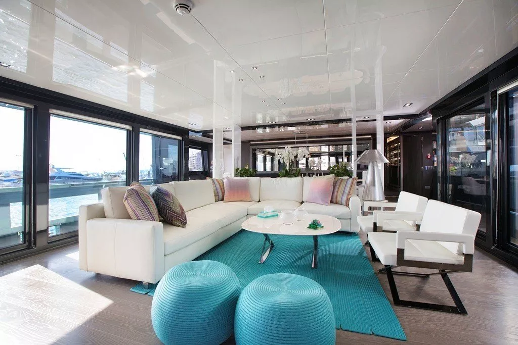https://dev-api.arconyachts.com/storage/media/25657/conversions/610_0221571117-optimize.webp