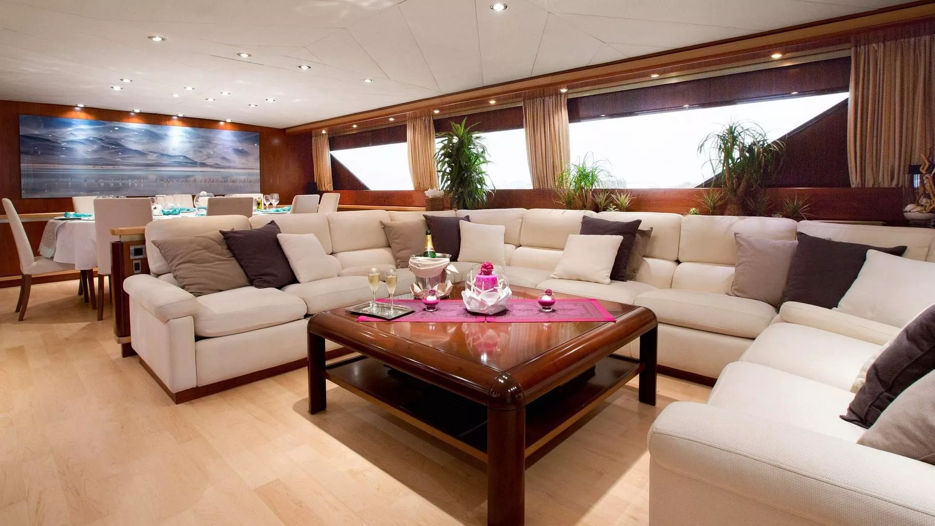 https://dev-api.arconyachts.com/storage/media/25674/conversions/609_9191344902-optimize.webp