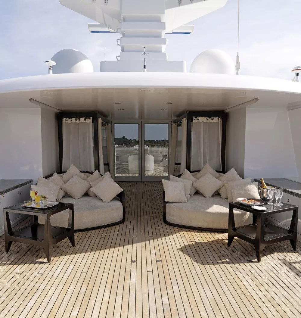 https://dev-api.arconyachts.com/storage/media/25695/conversions/605_6085199835-optimize.webp