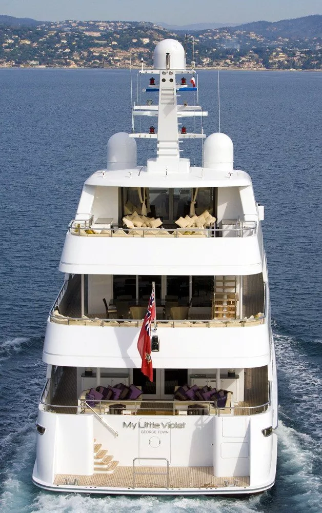 https://dev-api.arconyachts.com/storage/media/25697/conversions/605_1973116891-optimize.webp
