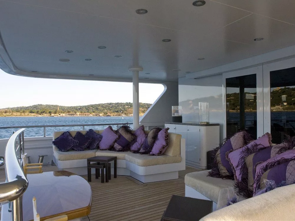 https://dev-api.arconyachts.com/storage/media/25708/conversions/605_4696990048-optimize.webp