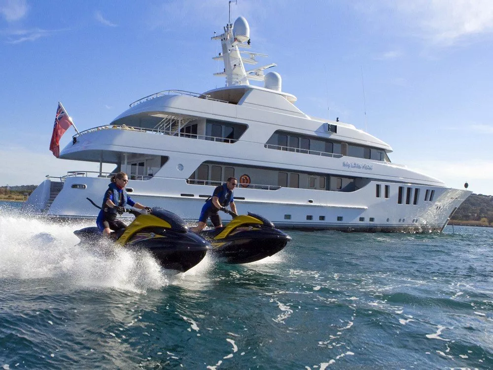 https://dev-api.arconyachts.com/storage/media/25709/conversions/605_6559689672-optimize.webp