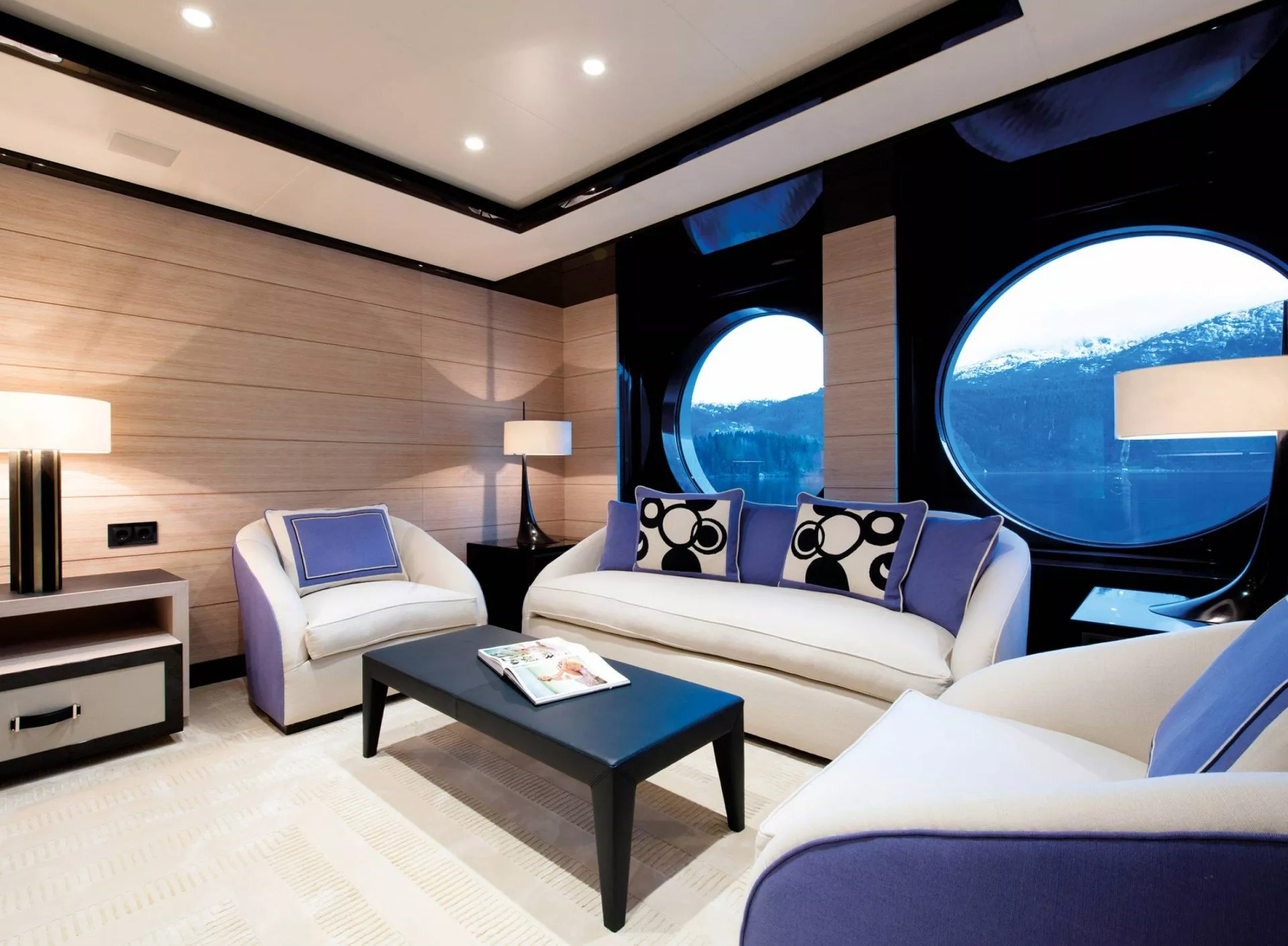 https://dev-api.arconyachts.com/storage/media/25749/conversions/602_1643103778-optimize.webp