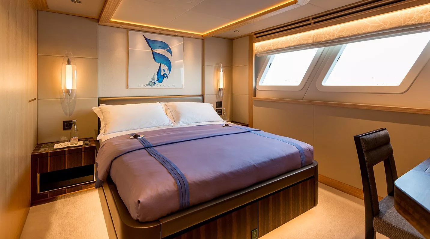 https://dev-api.arconyachts.com/storage/media/25880/conversions/593_5805005482-optimize.webp