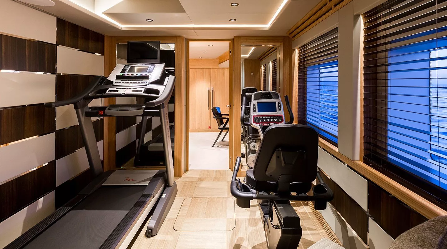 https://dev-api.arconyachts.com/storage/media/25891/conversions/593_5552868186-optimize.webp