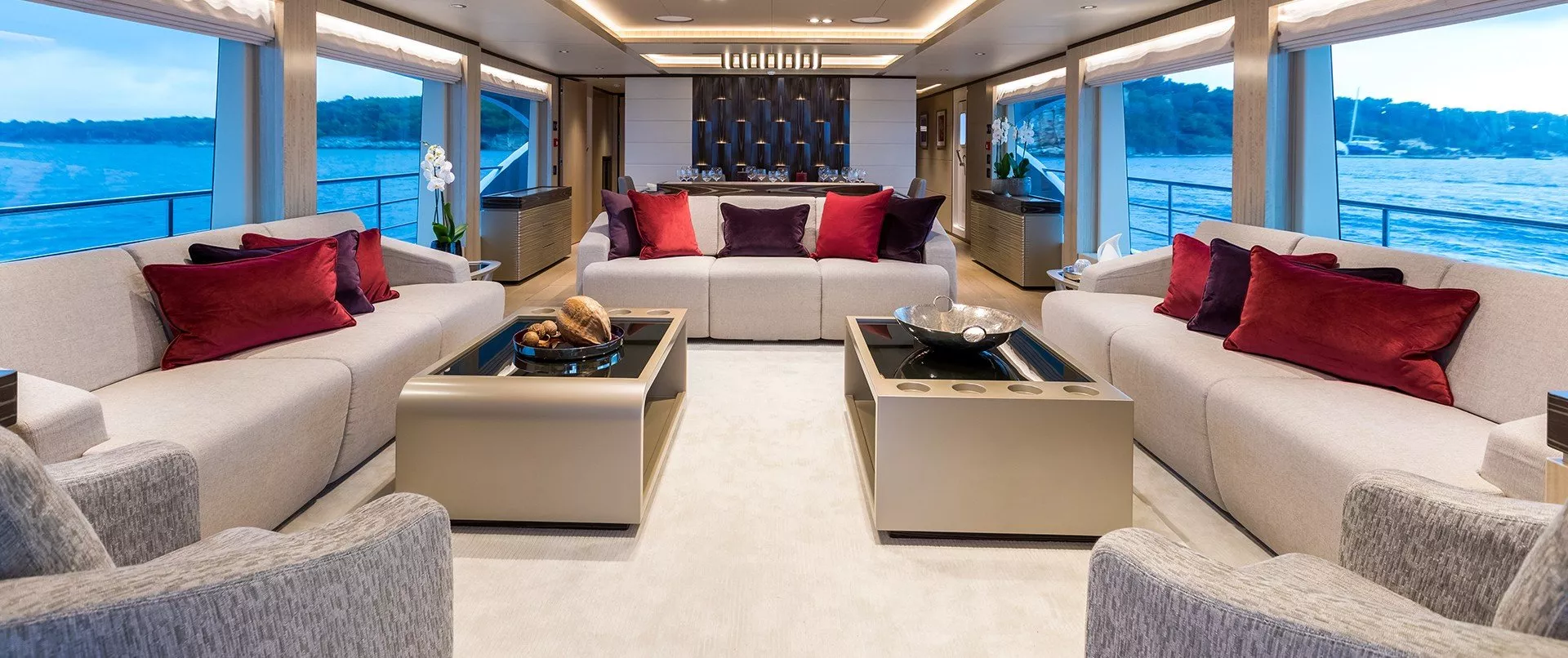 https://dev-api.arconyachts.com/storage/media/25913/conversions/592_6372623167-optimize.webp