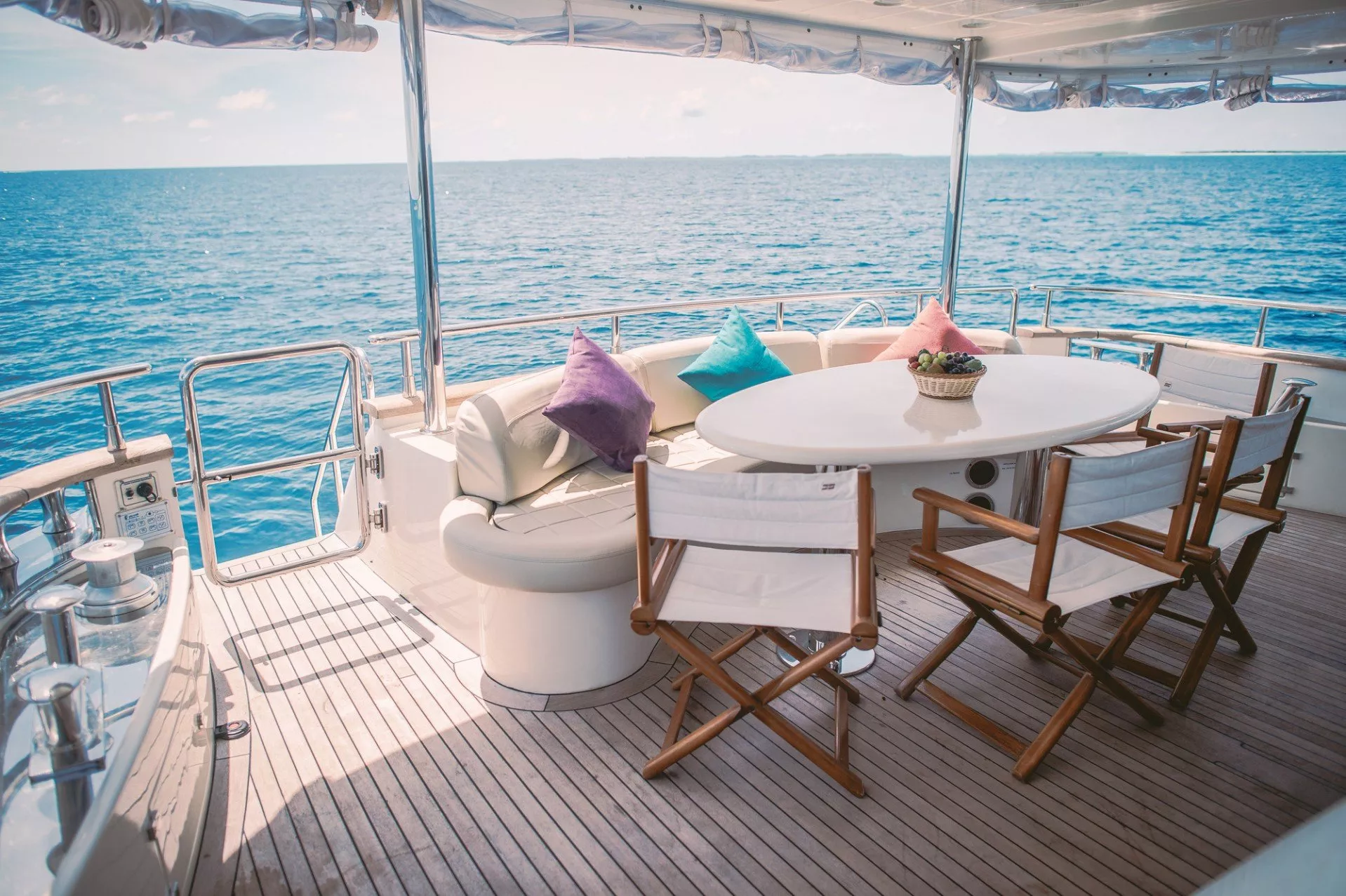 https://dev-api.arconyachts.com/storage/media/26224/conversions/576_8950768189-optimize.webp