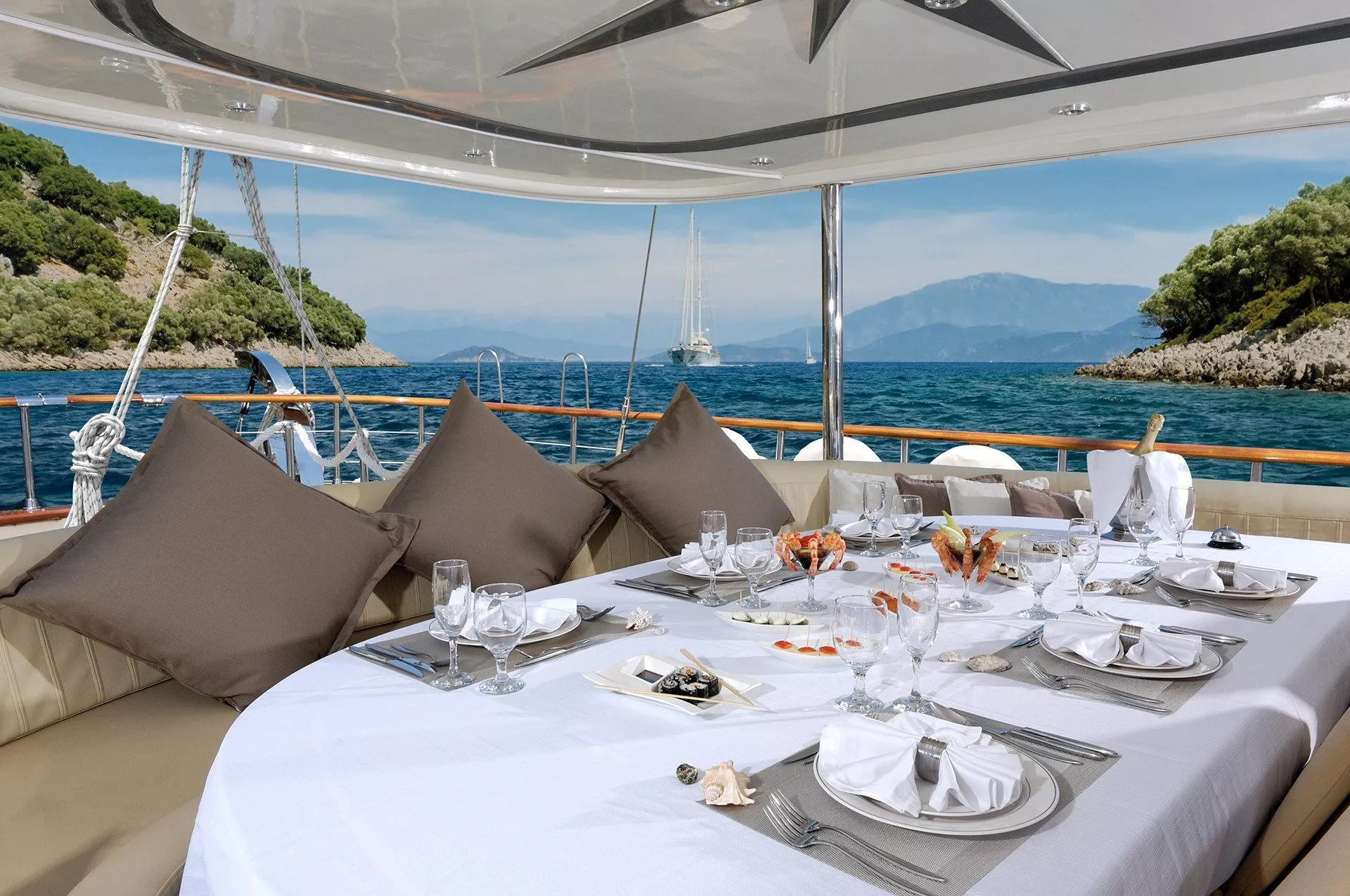 https://dev-api.arconyachts.com/storage/media/26236/conversions/575_7992456896-optimize.webp