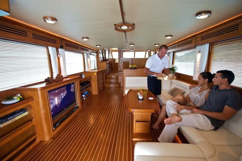 https://dev-api.arconyachts.com/storage/media/26270/conversions/574_1615555550-optimize.webp
