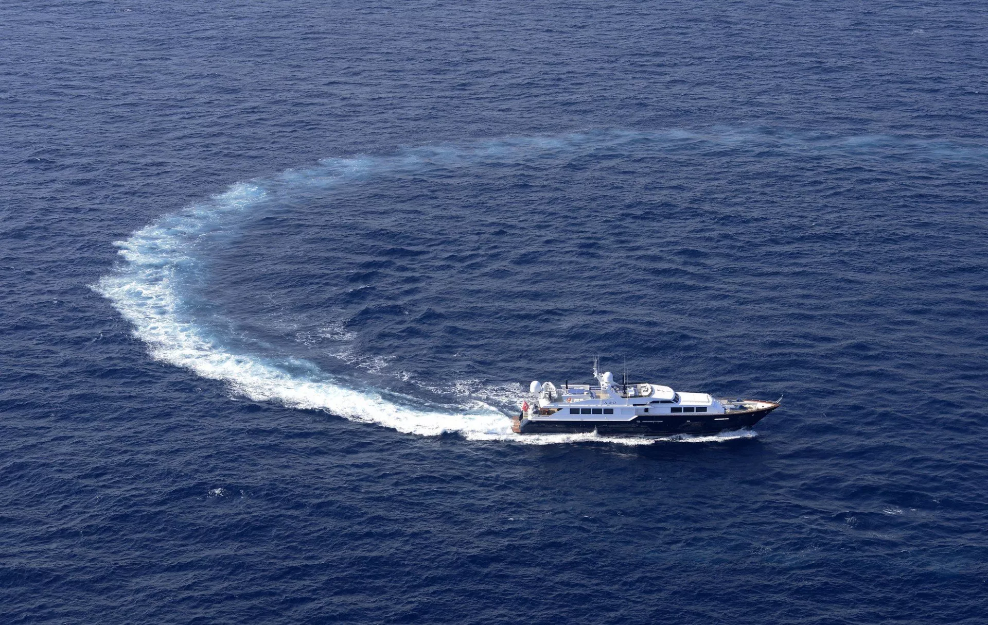 https://dev-api.arconyachts.com/storage/media/26291/conversions/573_5906187102-optimize.webp
