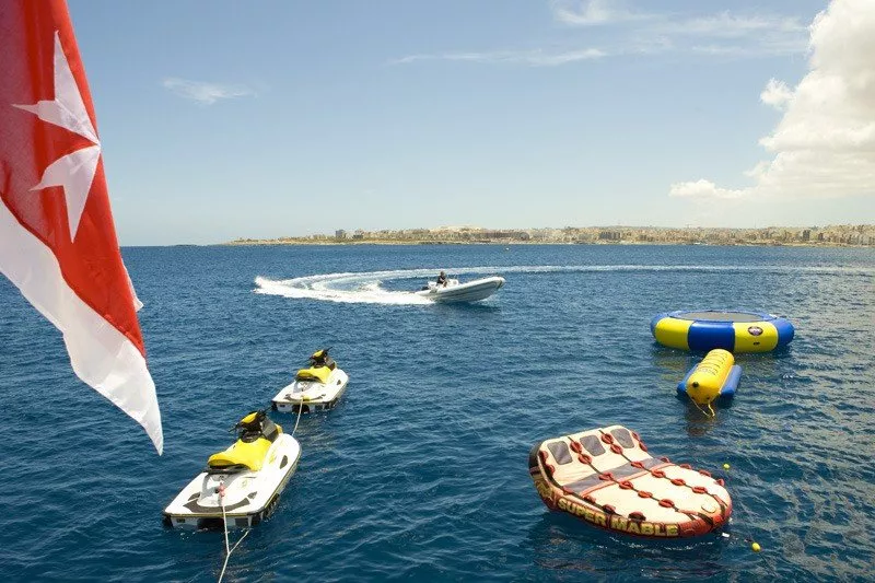 https://dev-api.arconyachts.com/storage/media/26292/conversions/573_2901953953-optimize.webp