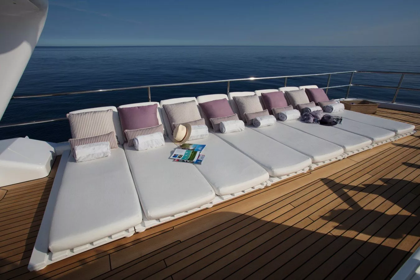 https://dev-api.arconyachts.com/storage/media/26308/conversions/110_3551916956-optimize.webp