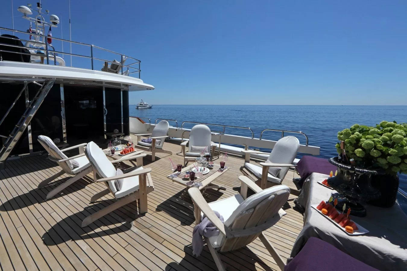 https://dev-api.arconyachts.com/storage/media/26316/conversions/110_3166934937-optimize.webp